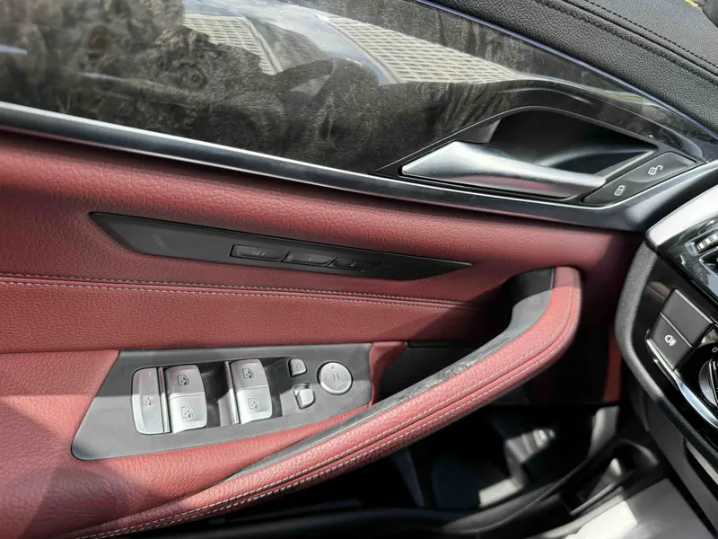 BMW 5 Series — фото 16