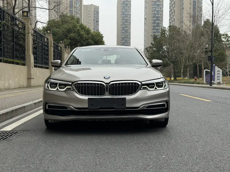 BMW 5 Series — фото 2