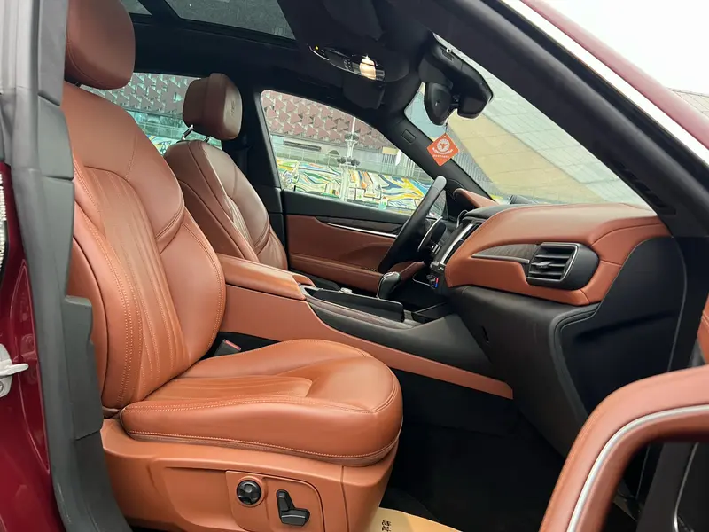 Maserati Levante — фото 10