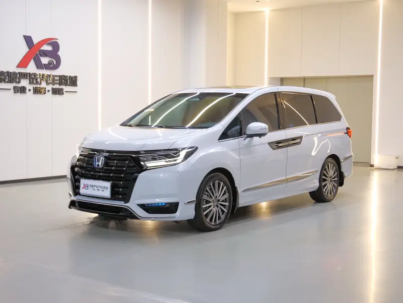 Honda Elysion 2.0 L e:HEV Luxury