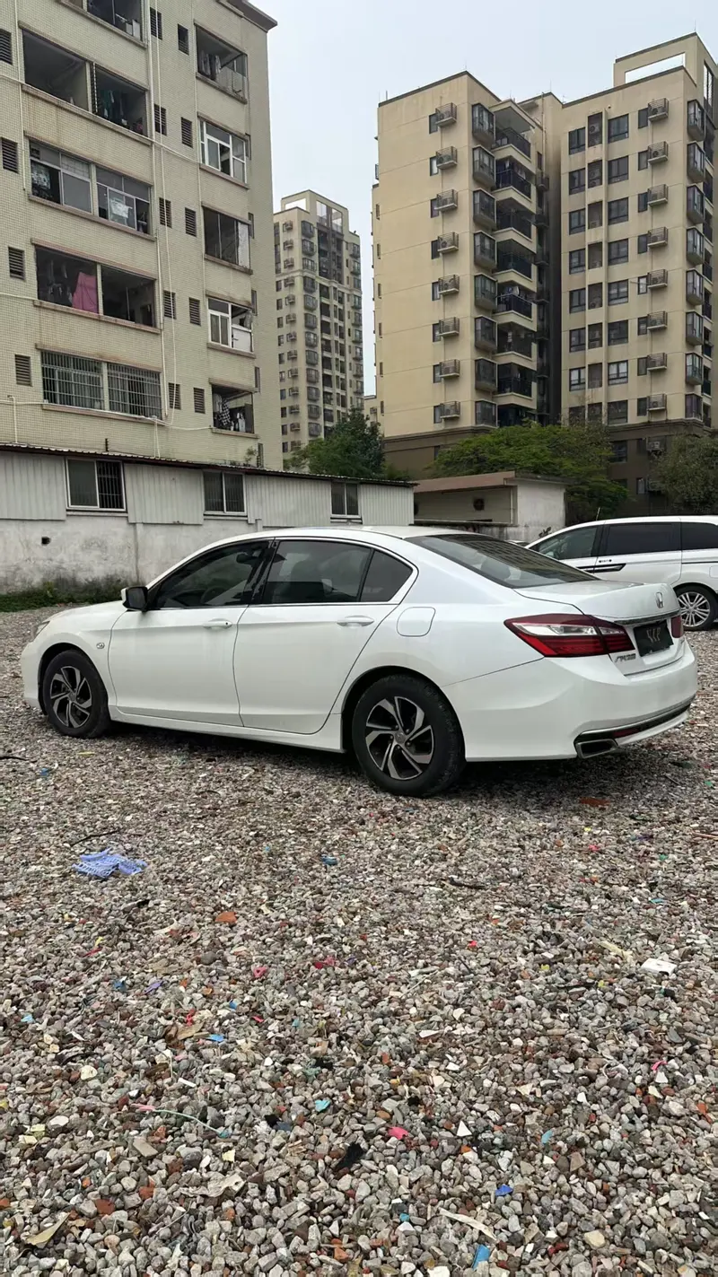 Honda Accord — фото 3
