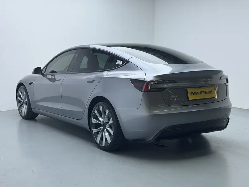 Tesla Model 3 — фото 5