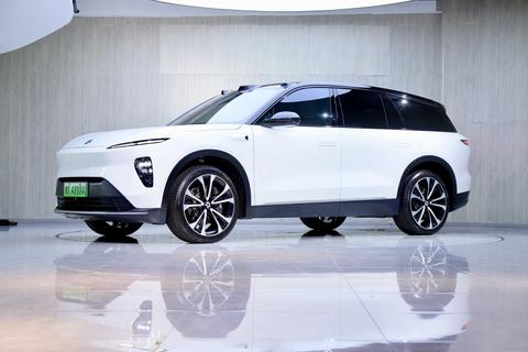 Nio ES8