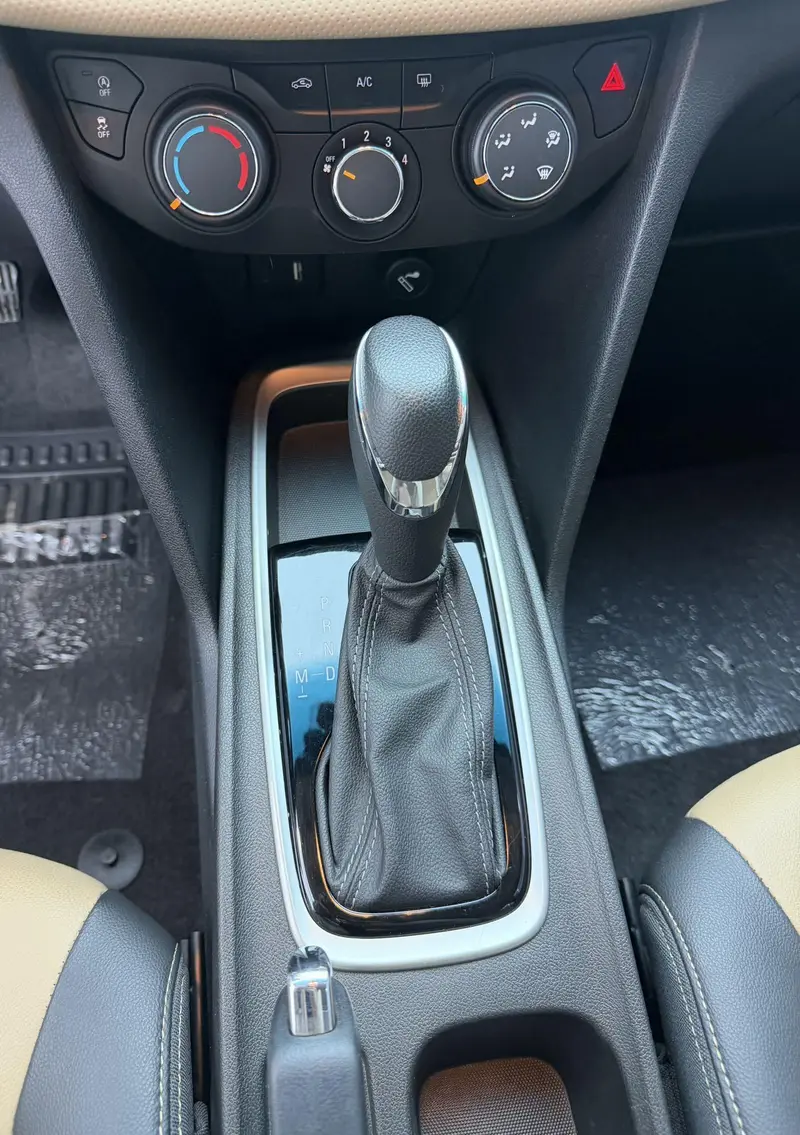 Chevrolet Monza — фото 11