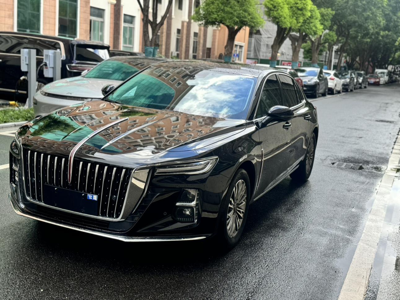 Hongqi H5 2024 1