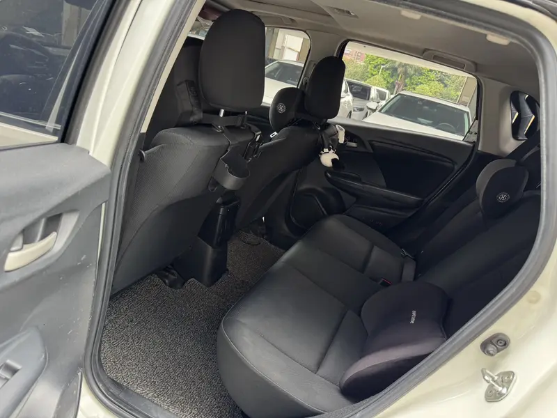 Honda Fit — фото 10