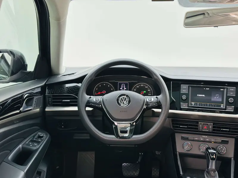 Volkswagen Passat — фото 10