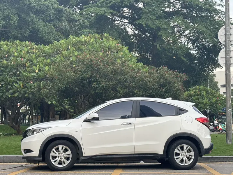 Honda Vezel 1.8L CVT моноприводный элит — фото 4