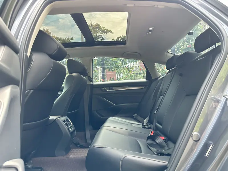 Honda Accord — фото 15