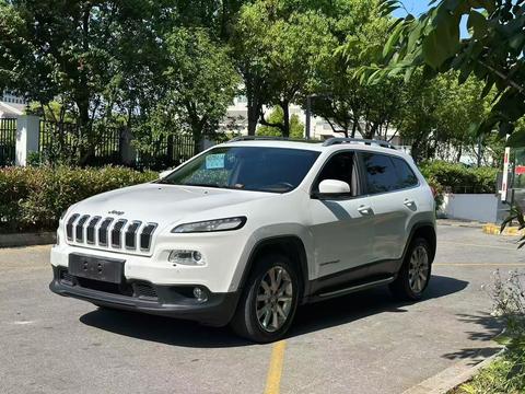 Jeep Cherokee (Import)