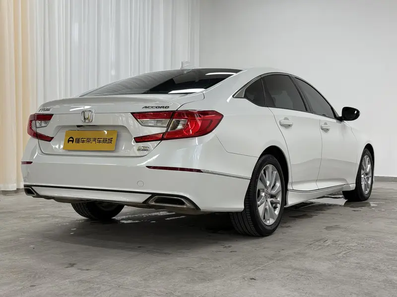 Honda Accord — фото 7