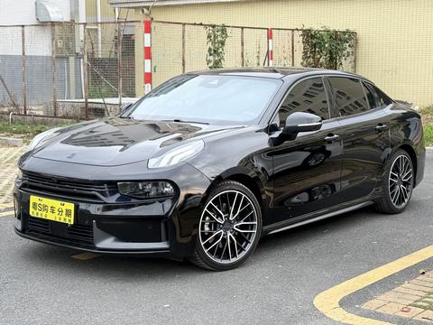 Lynk & Co 03