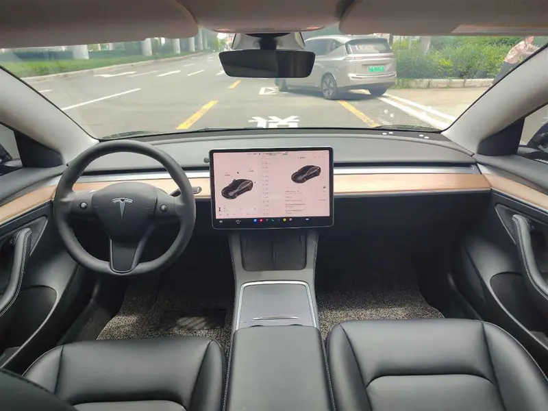 Tesla Model 3 — фото 9