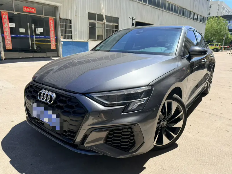 Audi A3 — фото 1