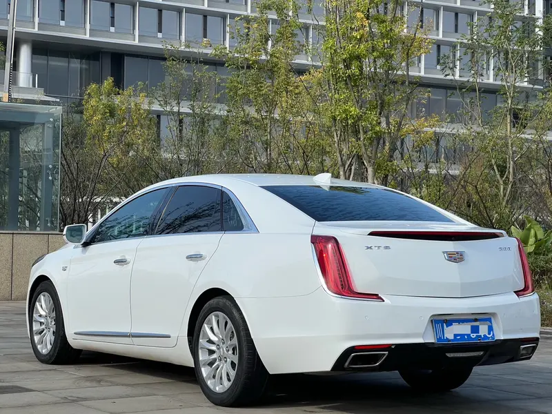 Cadillac XTS — фото 4