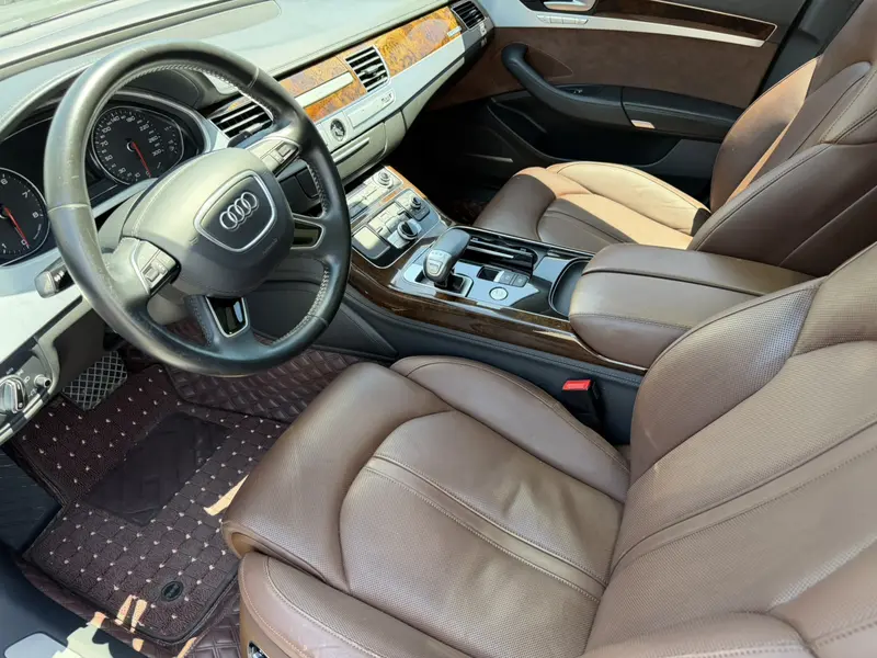 Audi A8 — фото 8