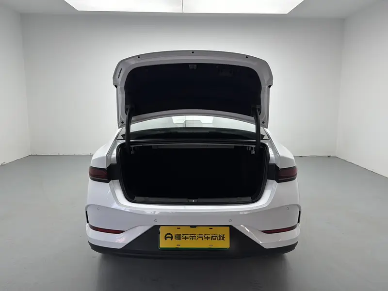 BYD Qin Plus — фото 20