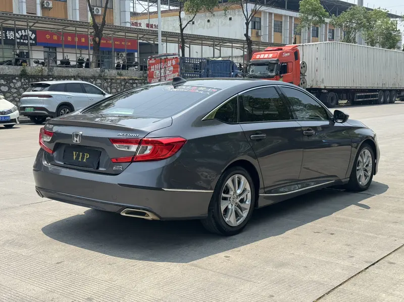 Honda Accord — фото 6