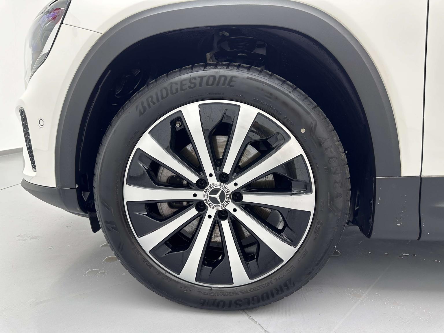 Mercedes-Benz GLB: фотография 32 из 33
