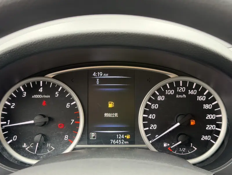 Nissan Tiida 1.6L CVT — фото 8