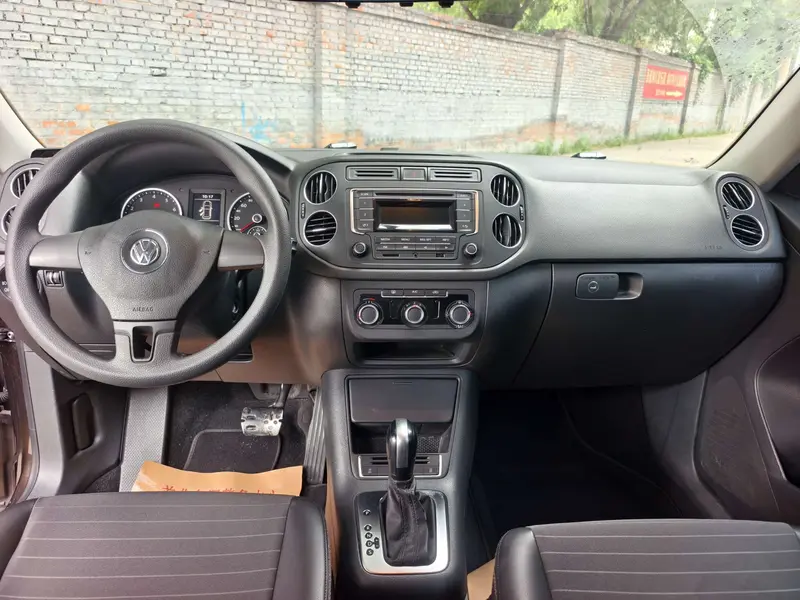 Volkswagen Tiguan — фото 7