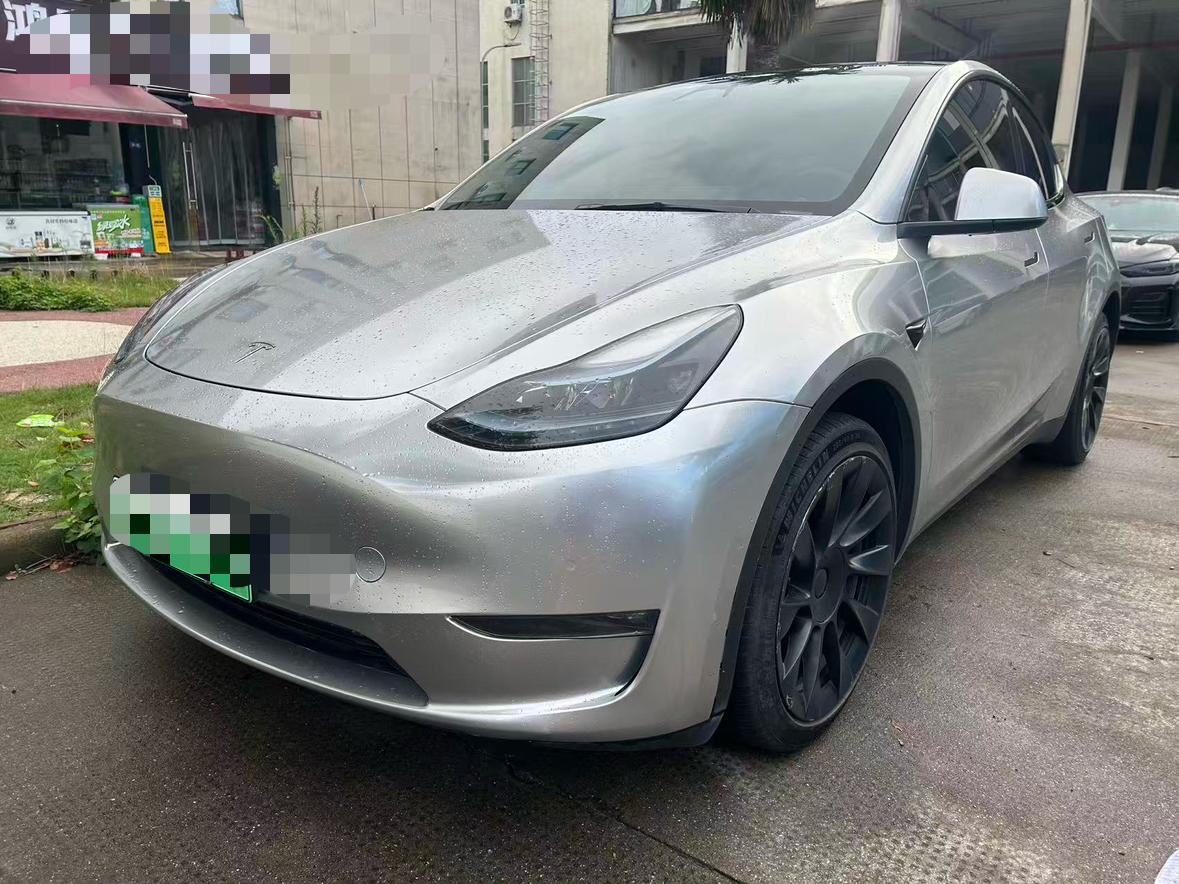 Tesla Model Y 2023 1