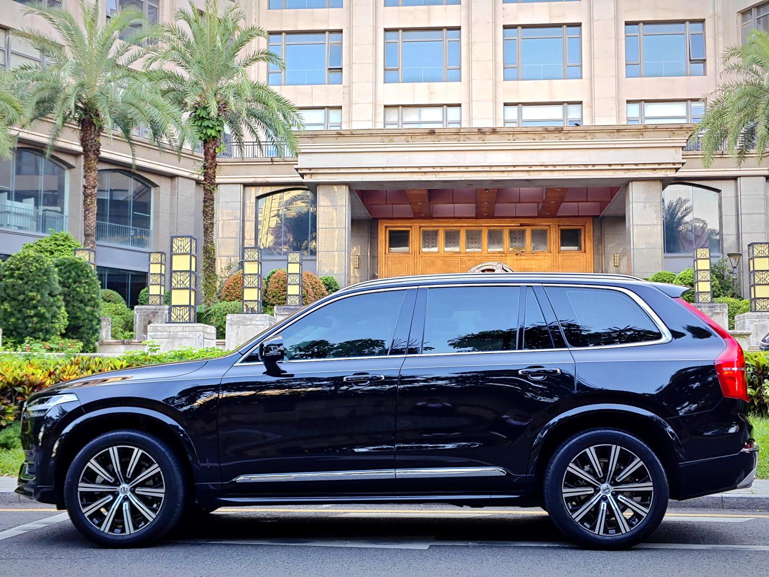 Volvo XC90: фотография 30 из 36