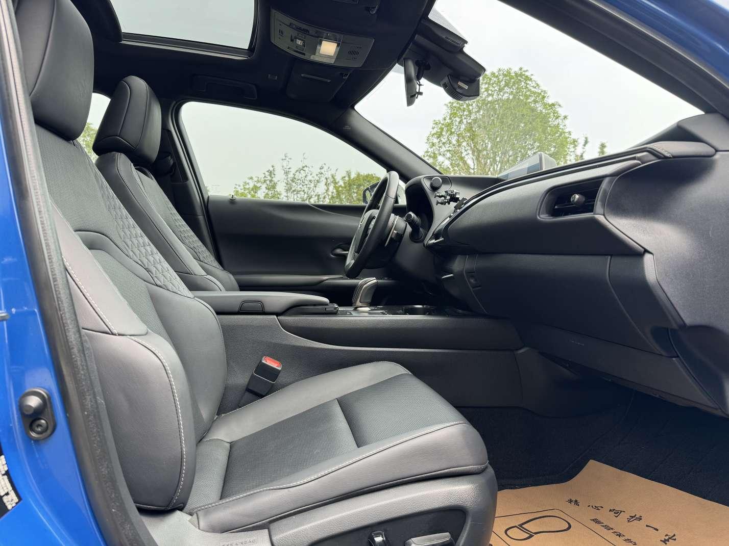 Lexus UX EV — фотографии объявления, Фото 11