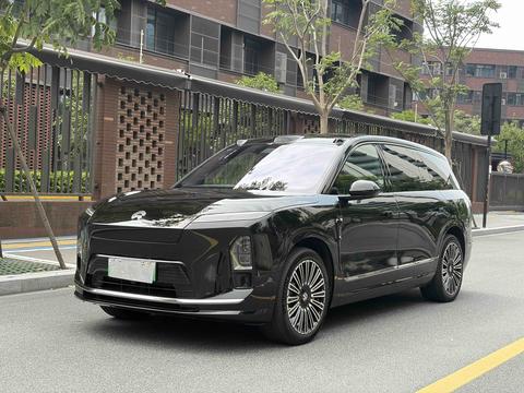 Nio ES8