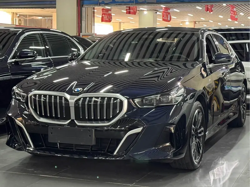 BMW 5 Series — фото 1