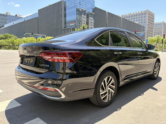 Volkswagen Lavida id 4387679 из Китая 13