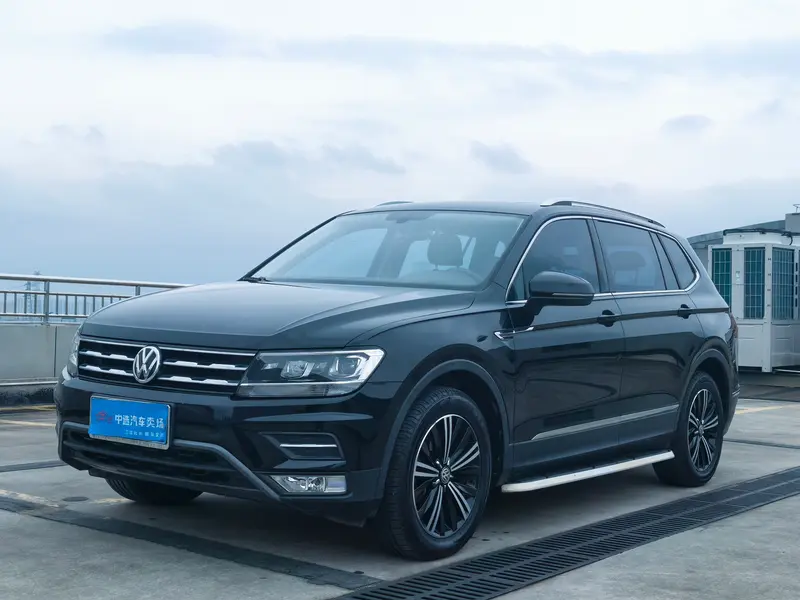 Volkswagen Tiguan L — фото 1