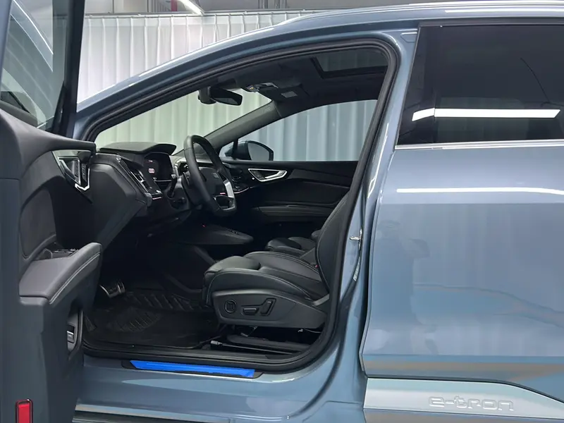 Audi Q4 e-tron 40 e-tron — фото 17