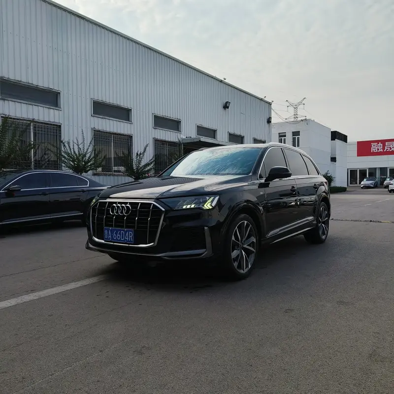 Audi Q7 — фото 1