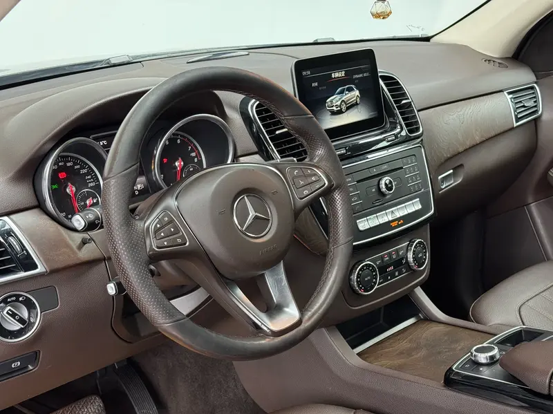 Mercedes-Benz GLE — фото 8