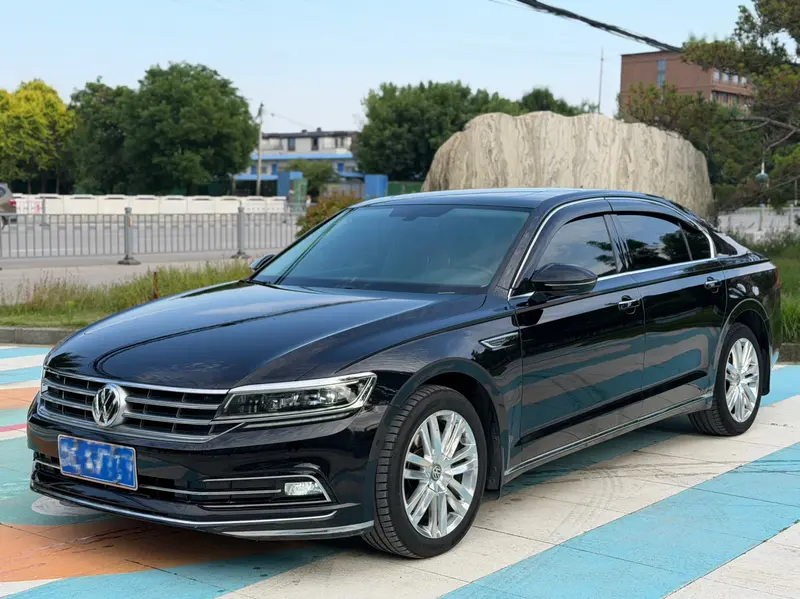 Volkswagen Phideon — фото 1