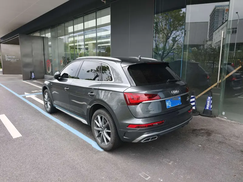Audi Q5L 40T стиль-динамик — фото 4