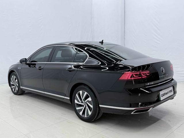 Volkswagen Magotan PHEV 2023 Черный из Китая, фото 5