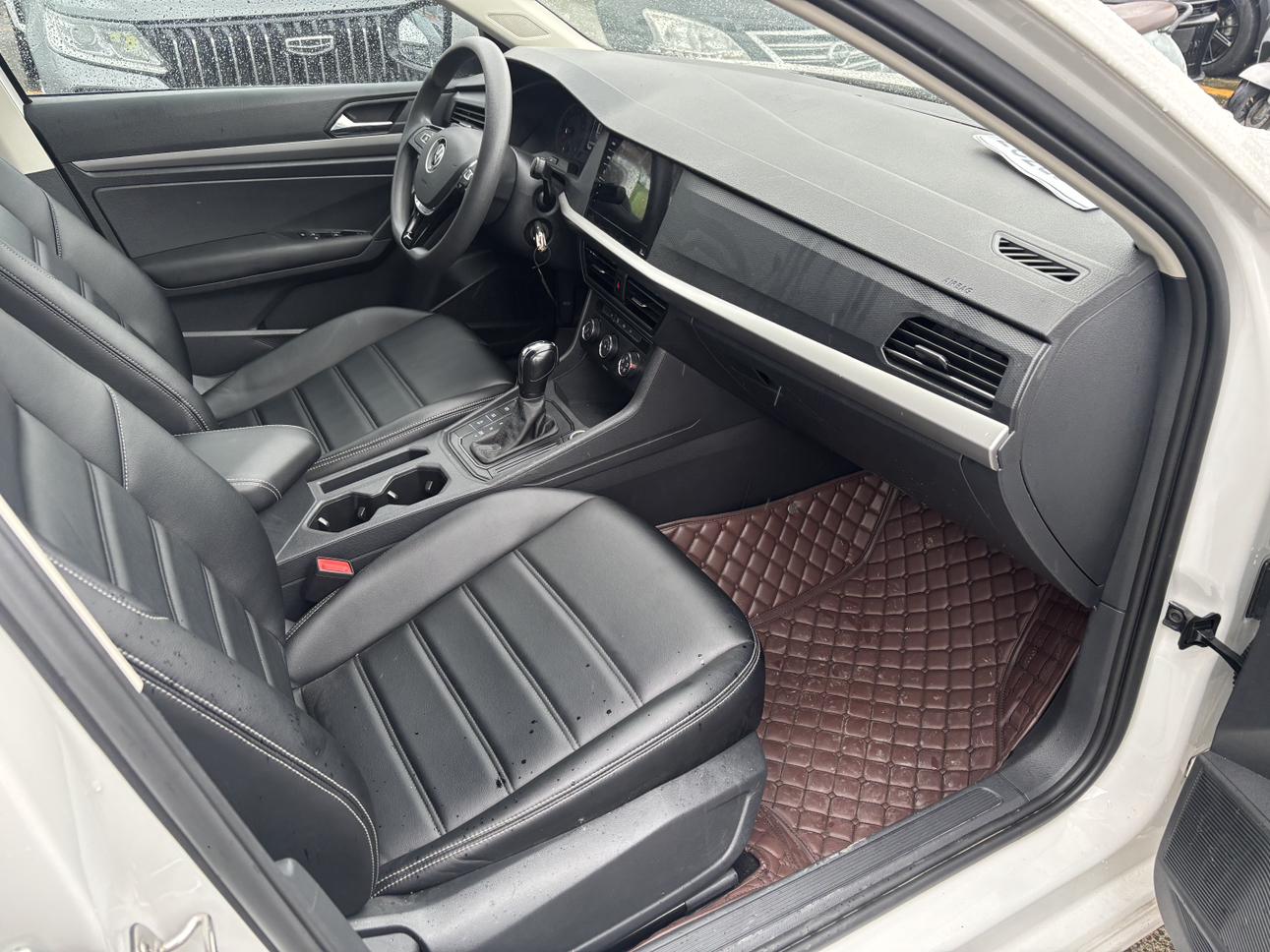 Volkswagen Lavida: фотография 5 из 17