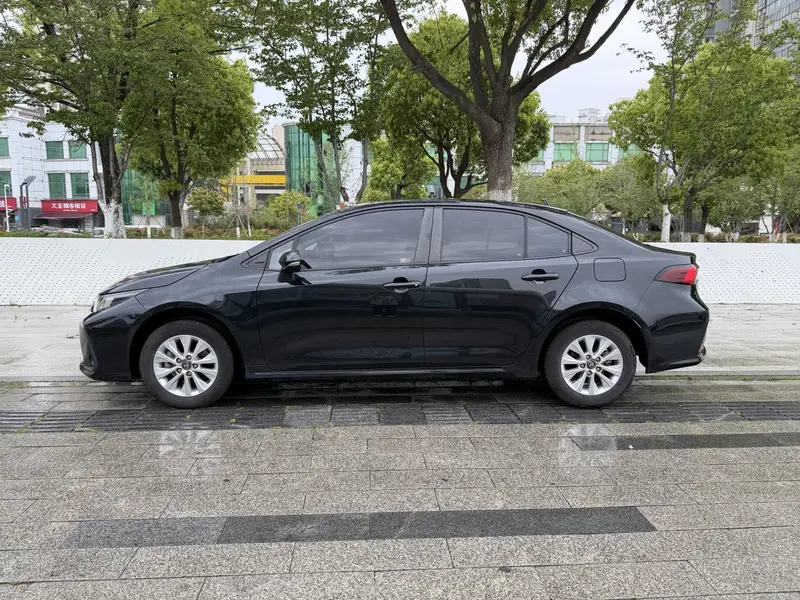 Toyota Corolla — фото 3