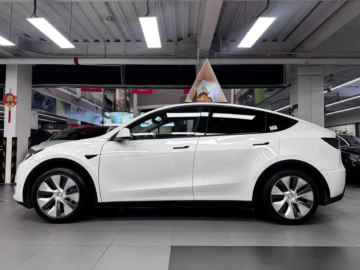 Tesla Model Y — фотографии объявления, Фото 9