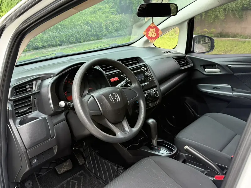 Honda Fit — фото 8