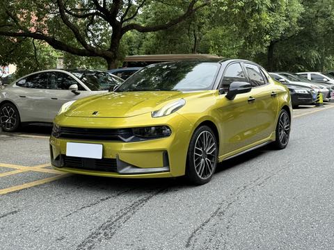 Lynk & Co 03