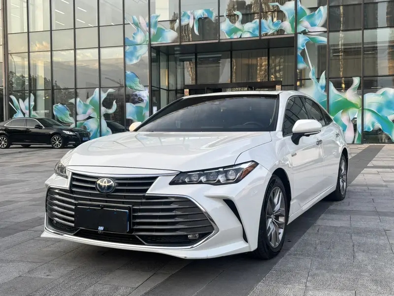 Toyota Avalon 2.5 L XLE Premium V