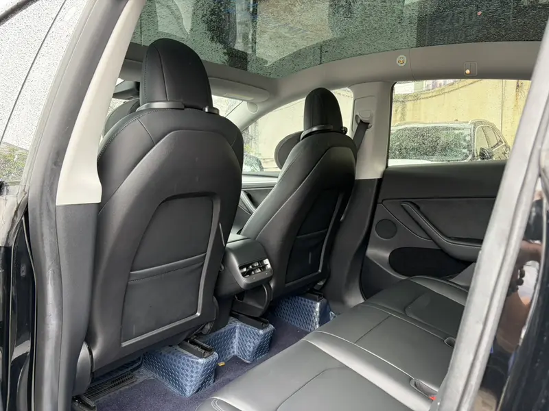 Tesla Model Y — фото 11