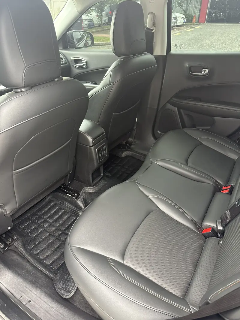 Jeep Compass — фото 8