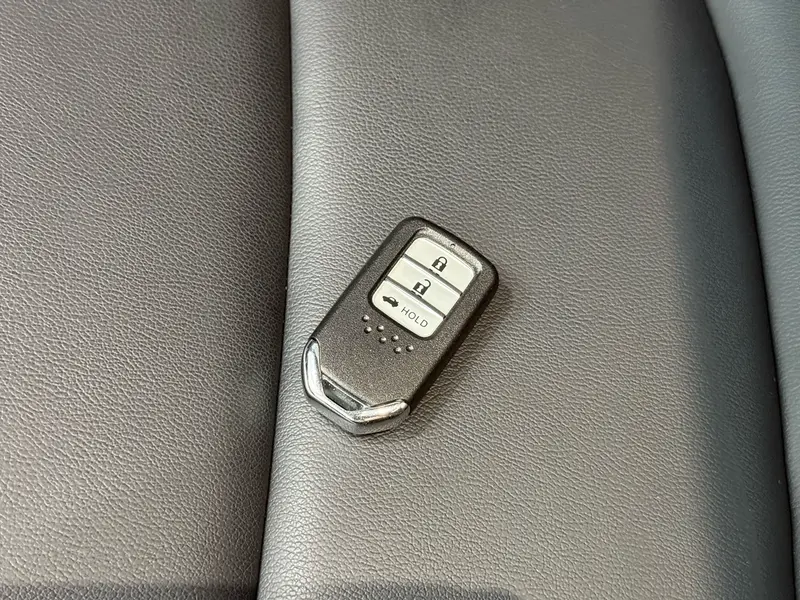 Honda Accord — фото 10