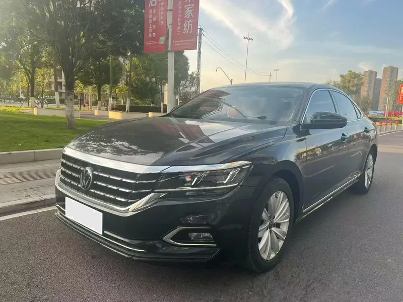 Volkswagen Passat — фото 1