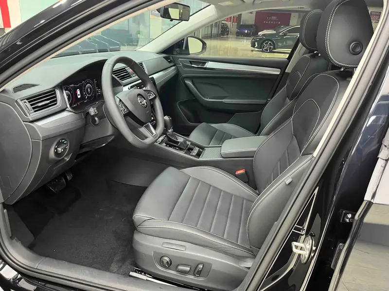 Skoda Superb — фото 12
