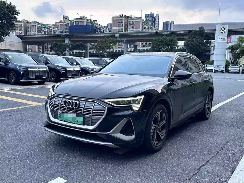 Audi e-tron 50 quattro